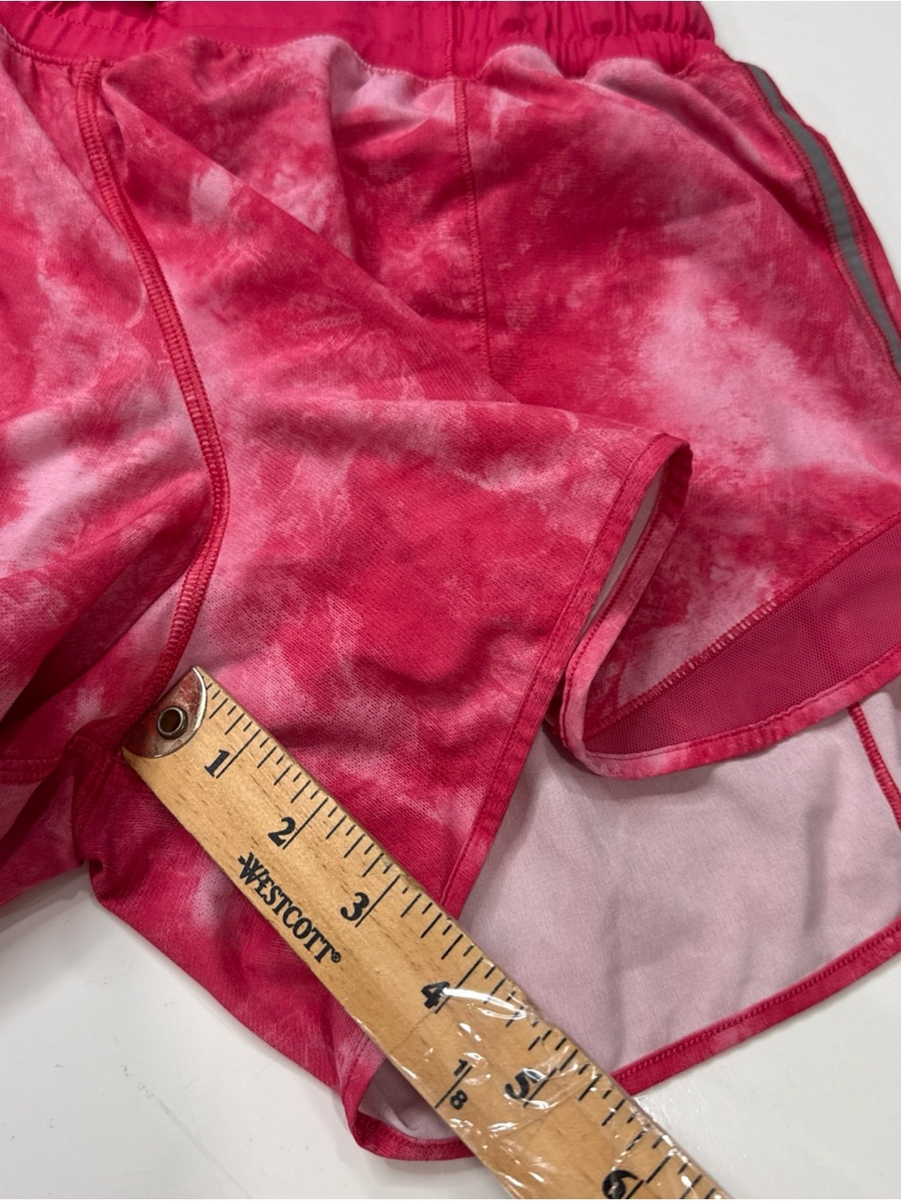 Lululemon Pink Running Shorts Womens 8 Tie Dye Activewear Outdoors A020826 - Picture 8 of 8